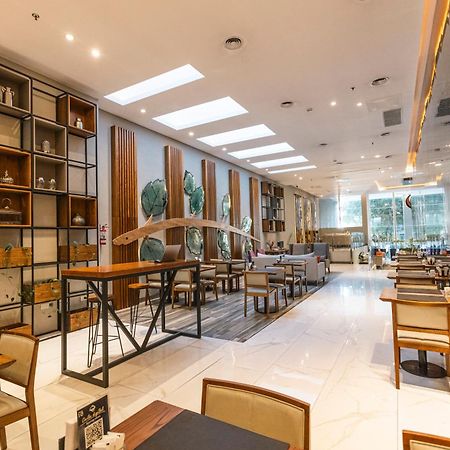 Hotel Land Plaza Ла Плата Екстериор снимка