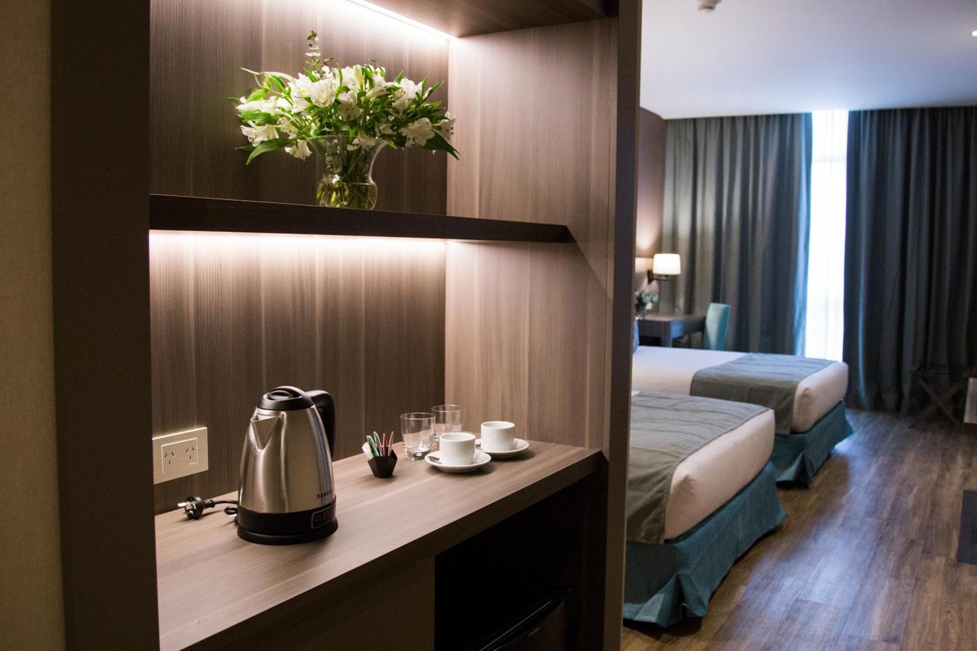 Hotel Land Plaza Ла Плата Екстериор снимка