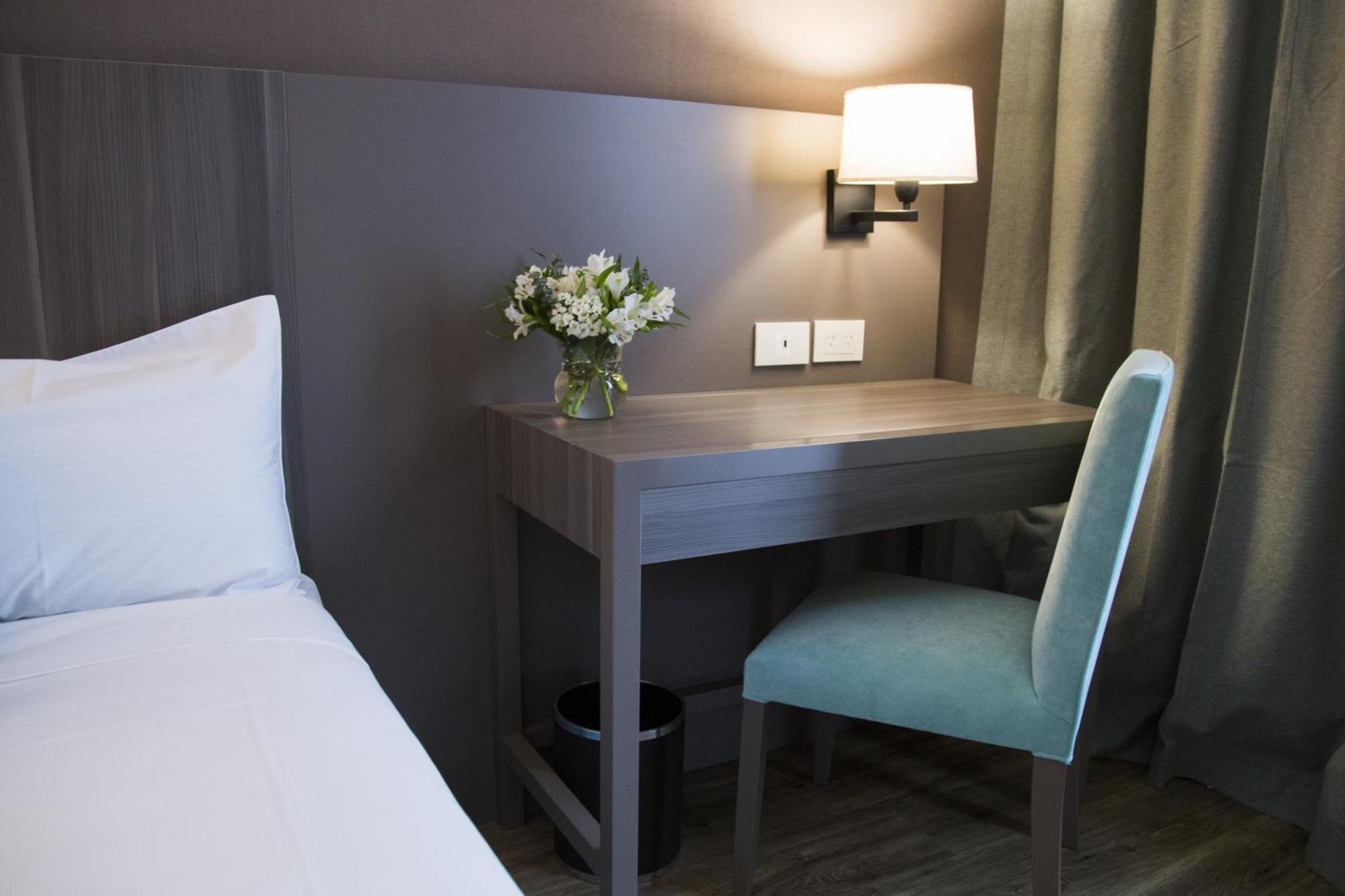 Hotel Land Plaza Ла Плата Екстериор снимка