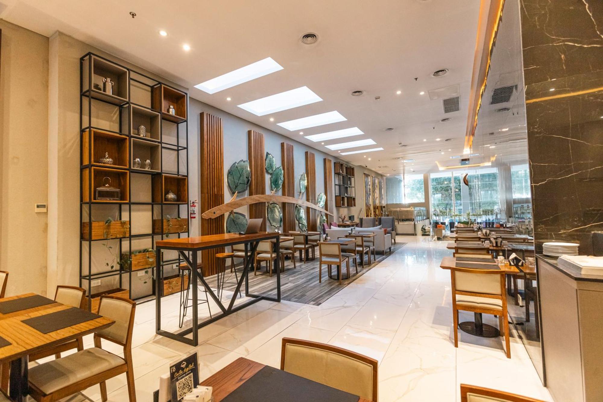 Hotel Land Plaza Ла Плата Екстериор снимка