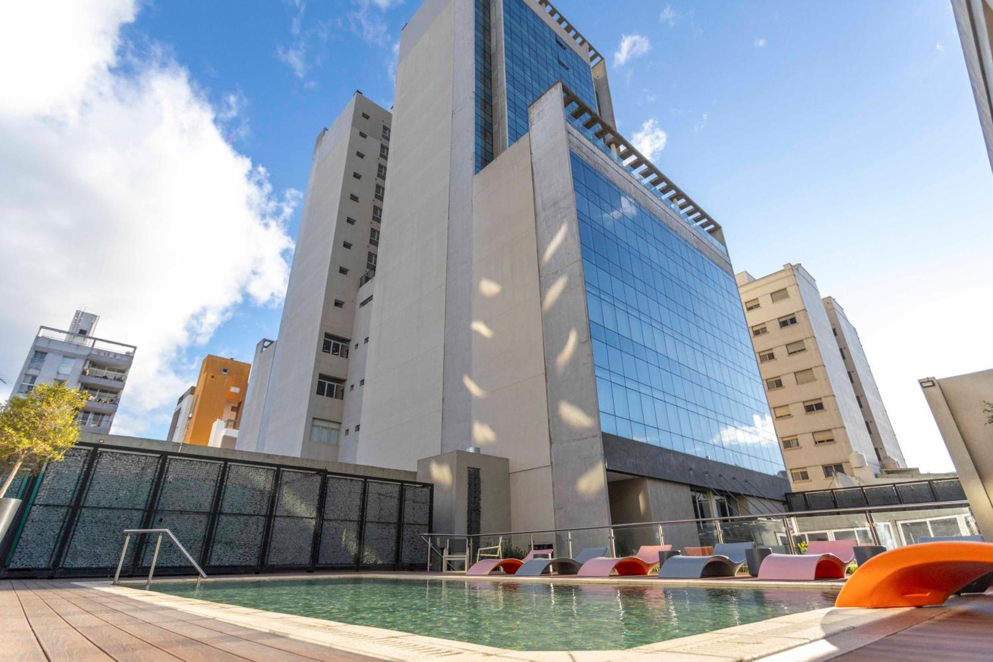 Hotel Land Plaza Ла Плата Екстериор снимка