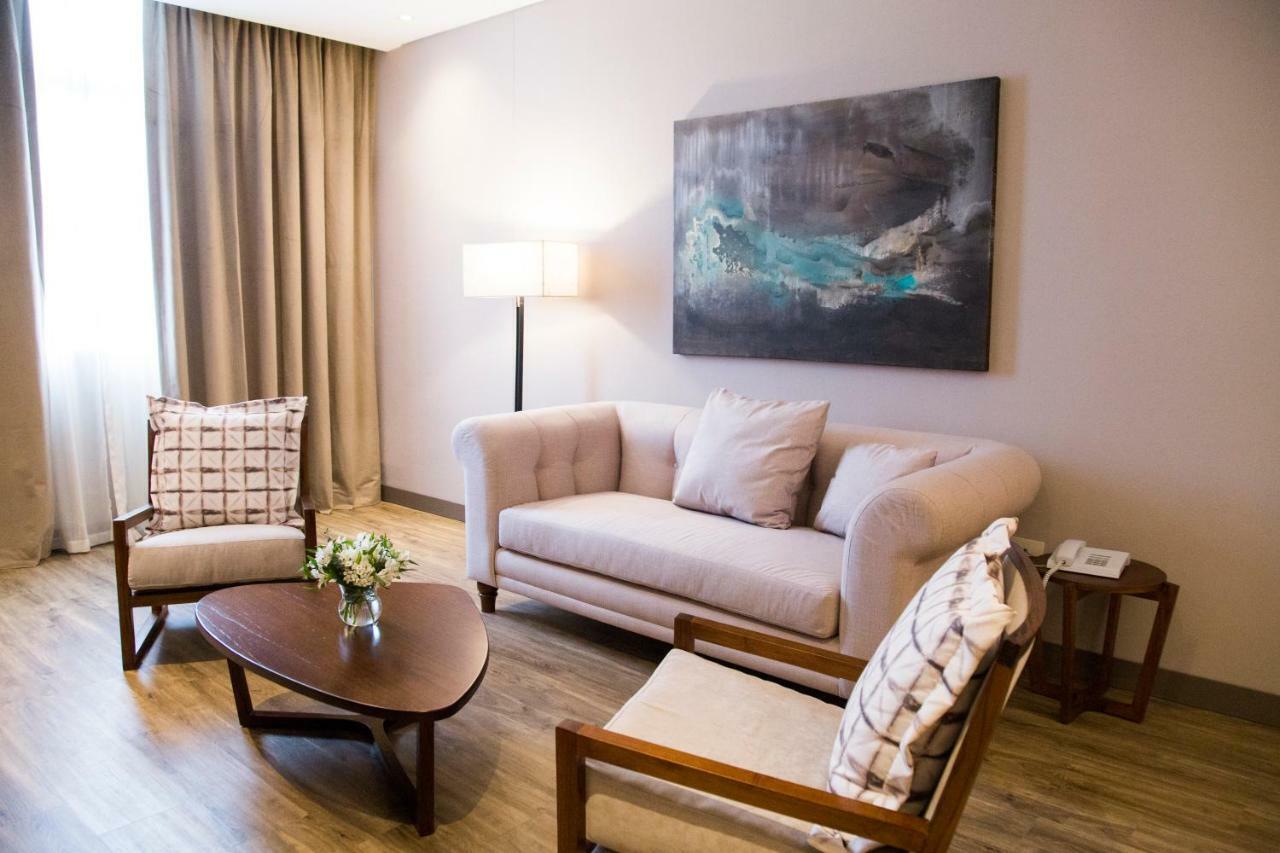 Hotel Land Plaza Ла Плата Екстериор снимка