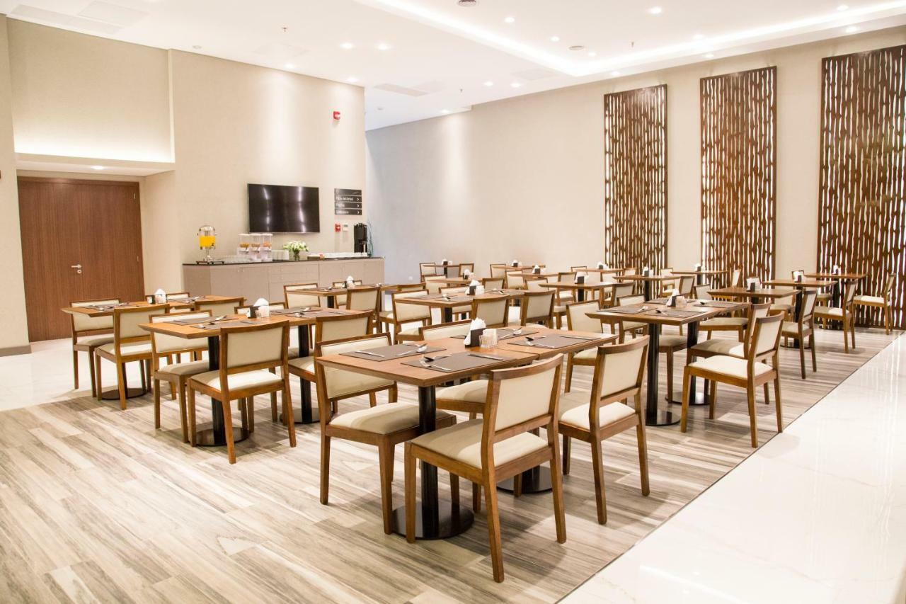 Hotel Land Plaza Ла Плата Екстериор снимка