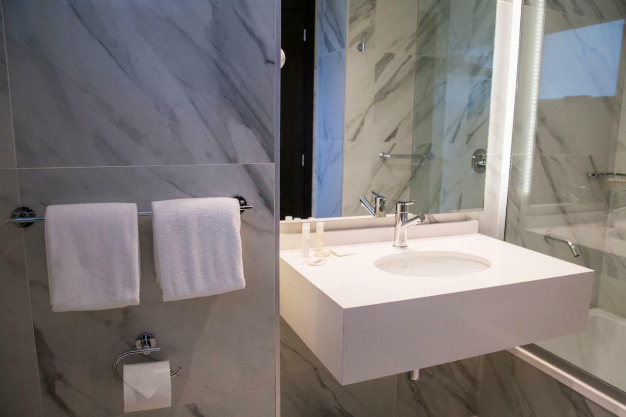 Hotel Land Plaza Ла Плата Екстериор снимка