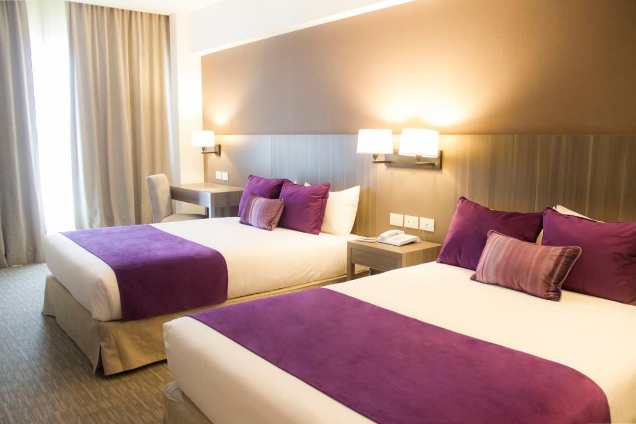 Hotel Land Plaza Ла Плата Екстериор снимка