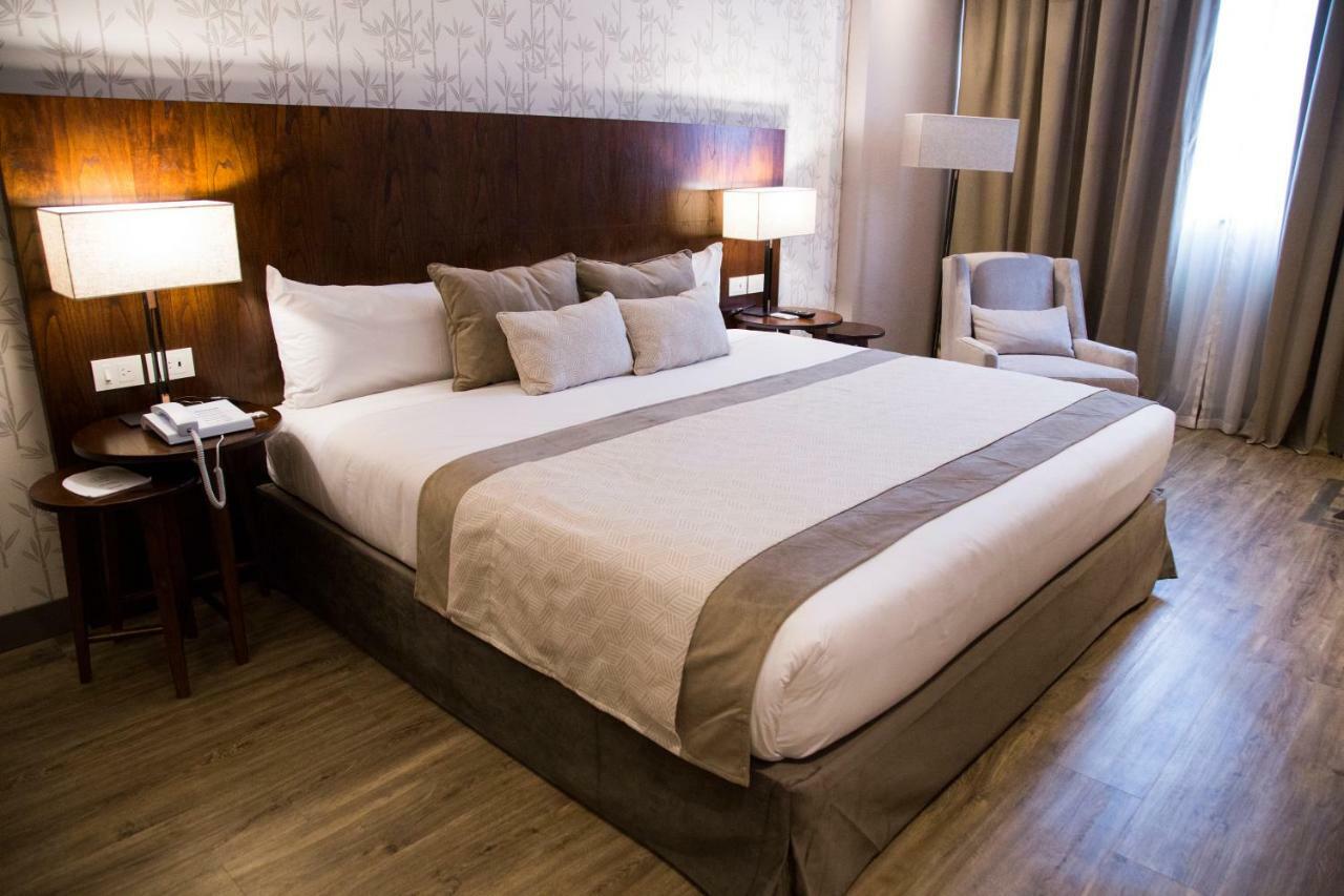 Hotel Land Plaza Ла Плата Екстериор снимка